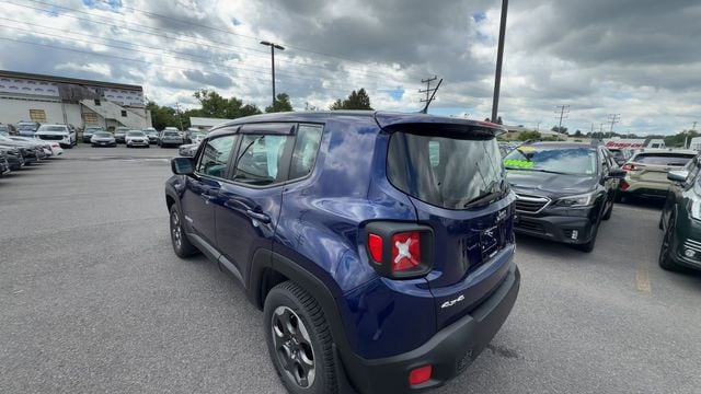 Thumbnail: 2016 Jeep Renegade - 7