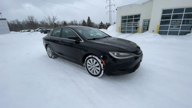 Thumbnail: 2015 Chrysler 200 - 2