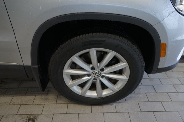 Thumbnail: 2017 Volkswagen Tiguan - 16