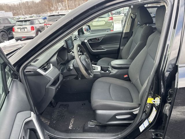 Thumbnail: 2021 Toyota RAV4 - 18