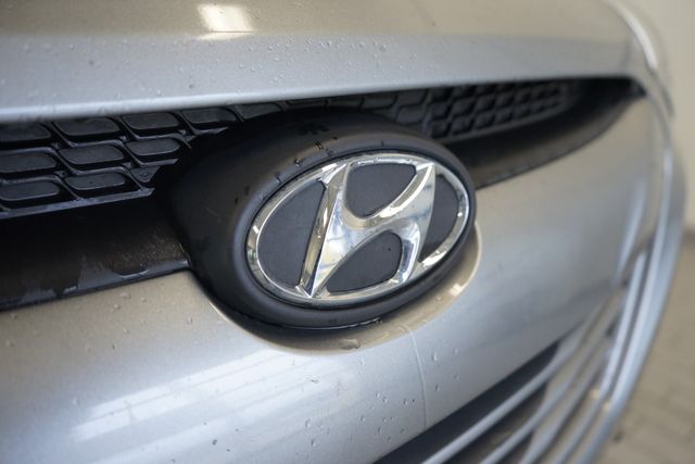 Thumbnail: 2015 Hyundai Tucson - 18