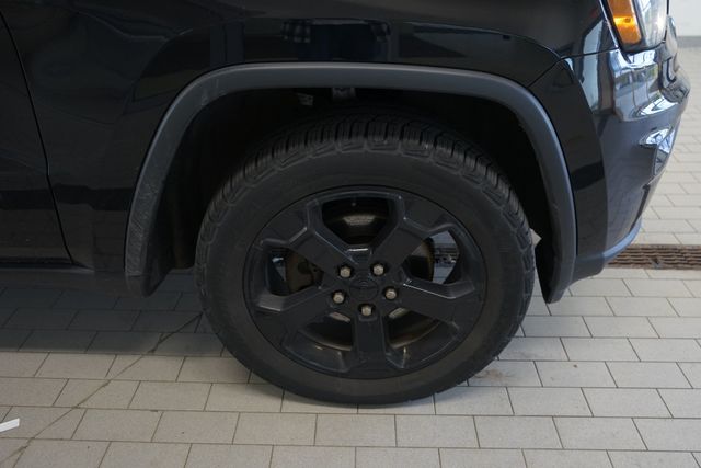 Thumbnail: 2019 Jeep Grand Cherokee - 14