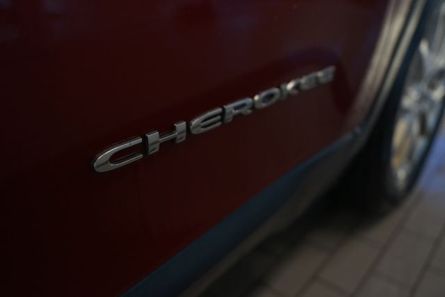 Thumbnail: 2014 Jeep Cherokee - 19