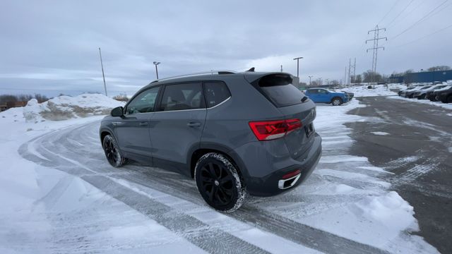 Thumbnail: 2022 Volkswagen Taos - 6