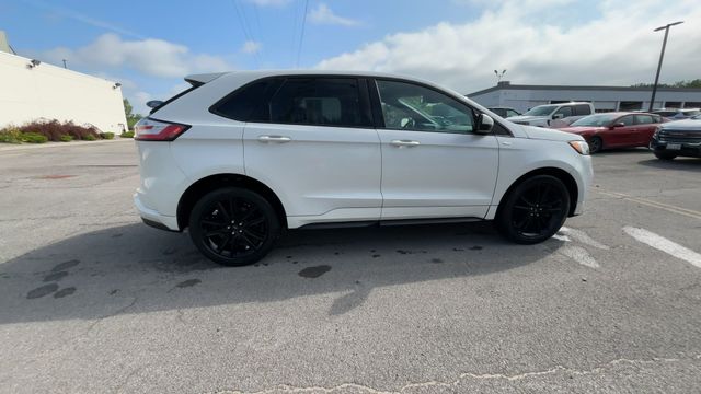 2022 Ford Edge  10