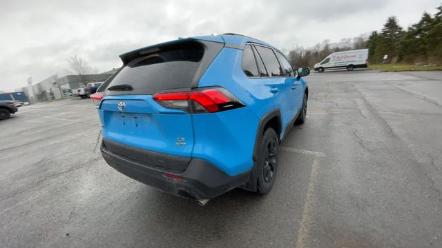 Thumbnail: 2021 Toyota RAV4 - 9