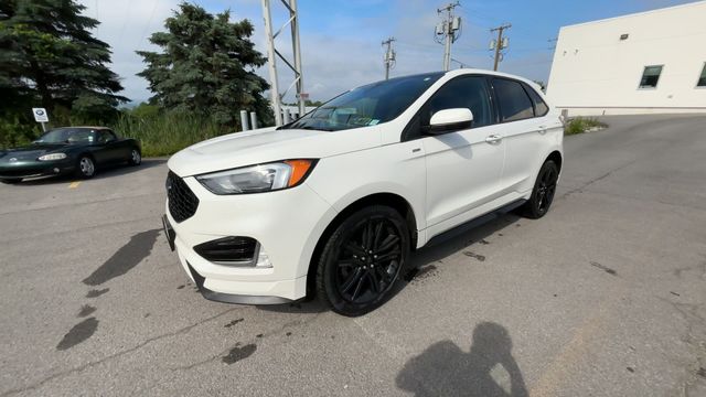 2022 Ford Edge  5