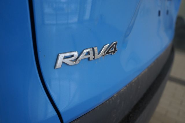 Thumbnail: 2021 Toyota RAV4 - 13