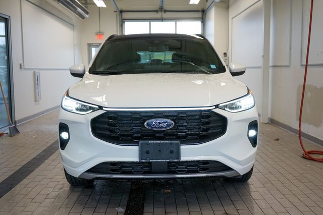 Thumbnail: 2025 Ford Escape - 10