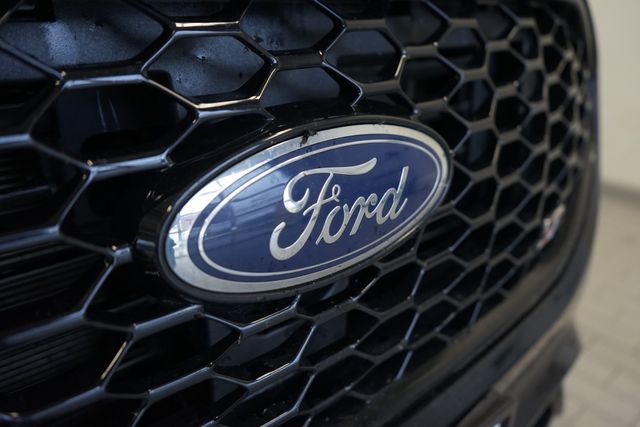 Thumbnail: 2020 Ford Edge - 18