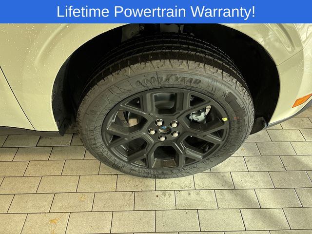 Thumbnail: 2025 Ford Maverick - 17