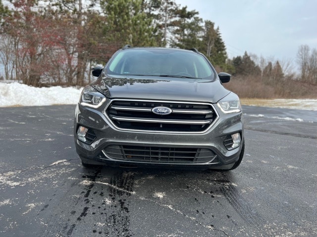 Used 2017 Ford Escape SE with VIN 1FMCU0GD4HUC86493 for sale in Norwalk, OH