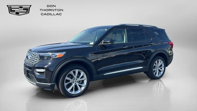 2023 Ford Explorer Platinum 4WD's photo