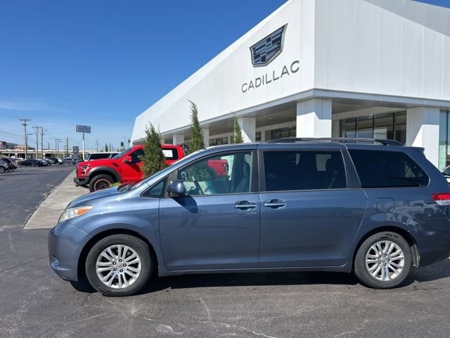 2013 Toyota Sienna XLE