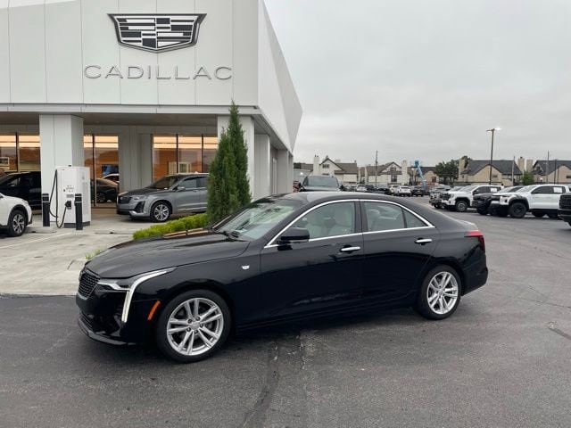 2023 Cadillac CT4 V-Series Blackwing's photo