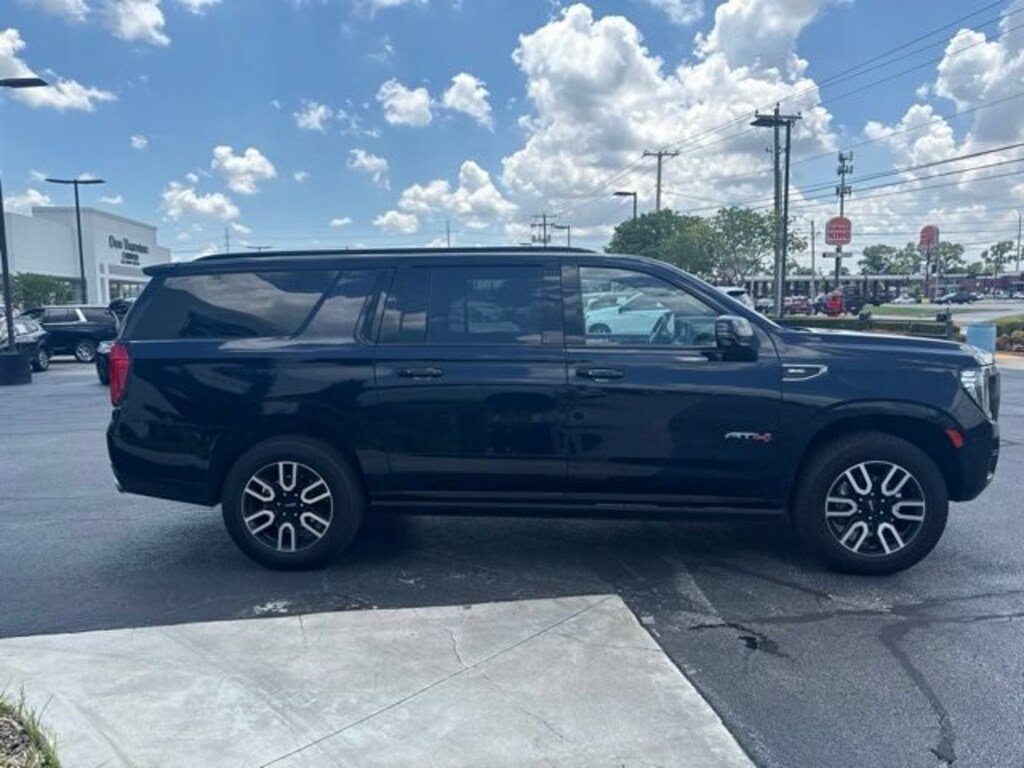 Used 2022 GMC Yukon XL AT4 SUV