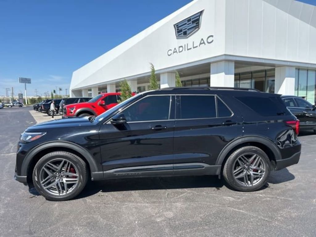 Used 2025 Ford Explorer ST-Line
