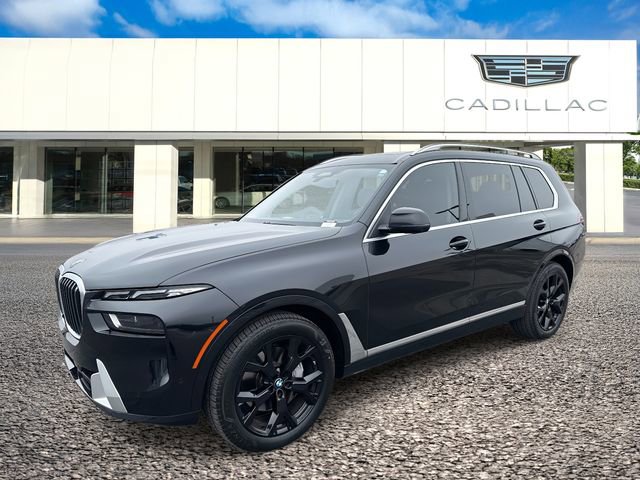 2023 BMW X7 xDrive40i's photo