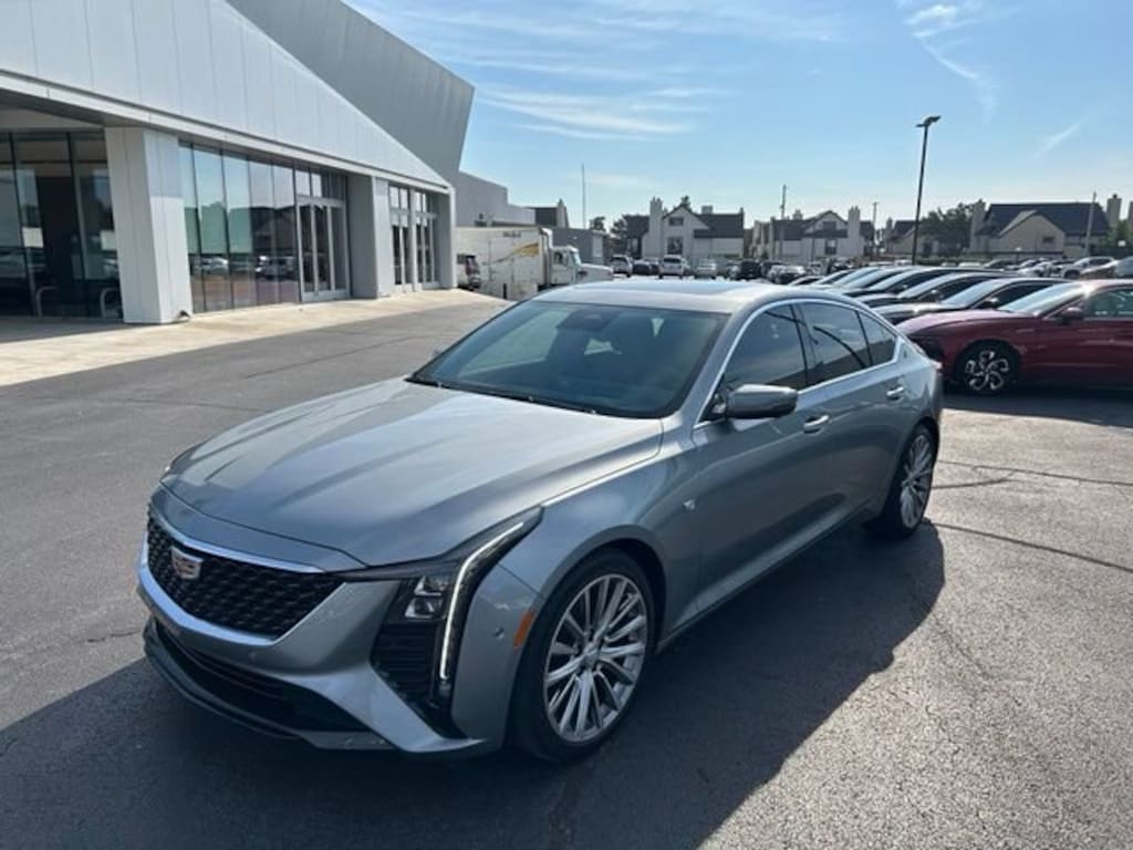 New 2026 CADILLAC XT5 Premium Luxury SUV