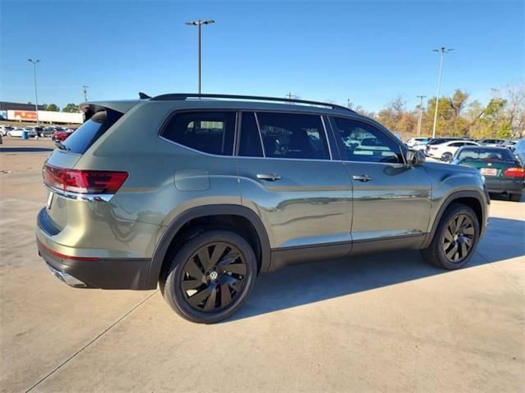New 2026 Volkswagen Atlas SE w/Technology SUV