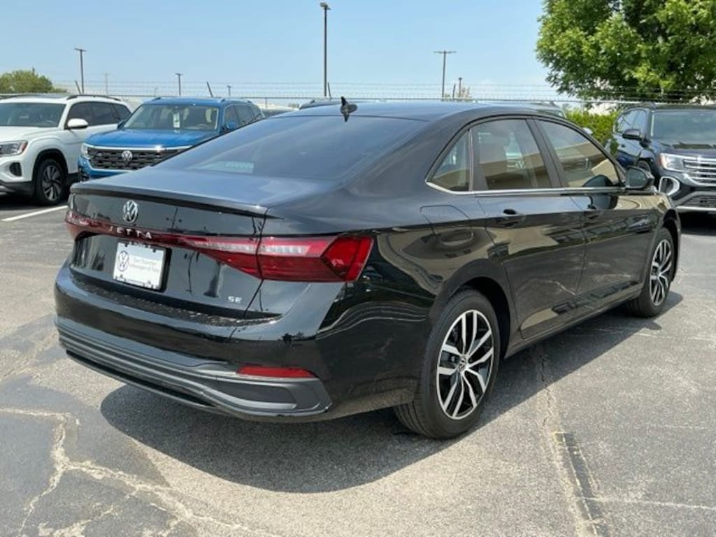 New 2026 Volkswagen Jetta 1.5T SE Sedan