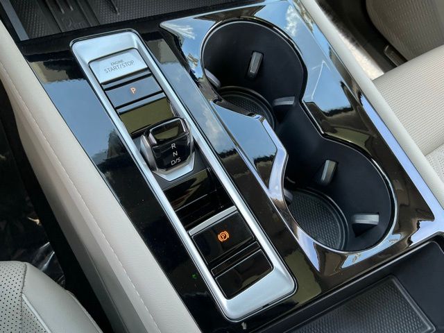 2025 Volkswagen Atlas SEL Premium R-Line - Photo 33