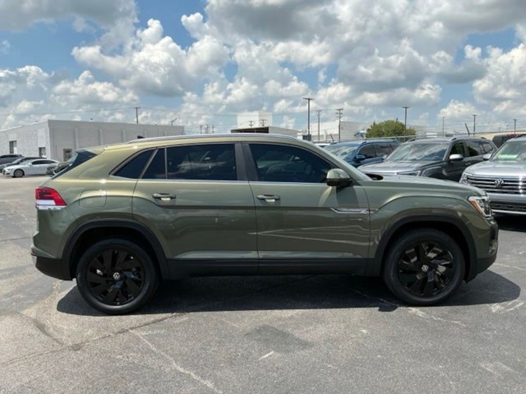 New 2026 Volkswagen Atlas Cross Sport SE w/Technology SUV