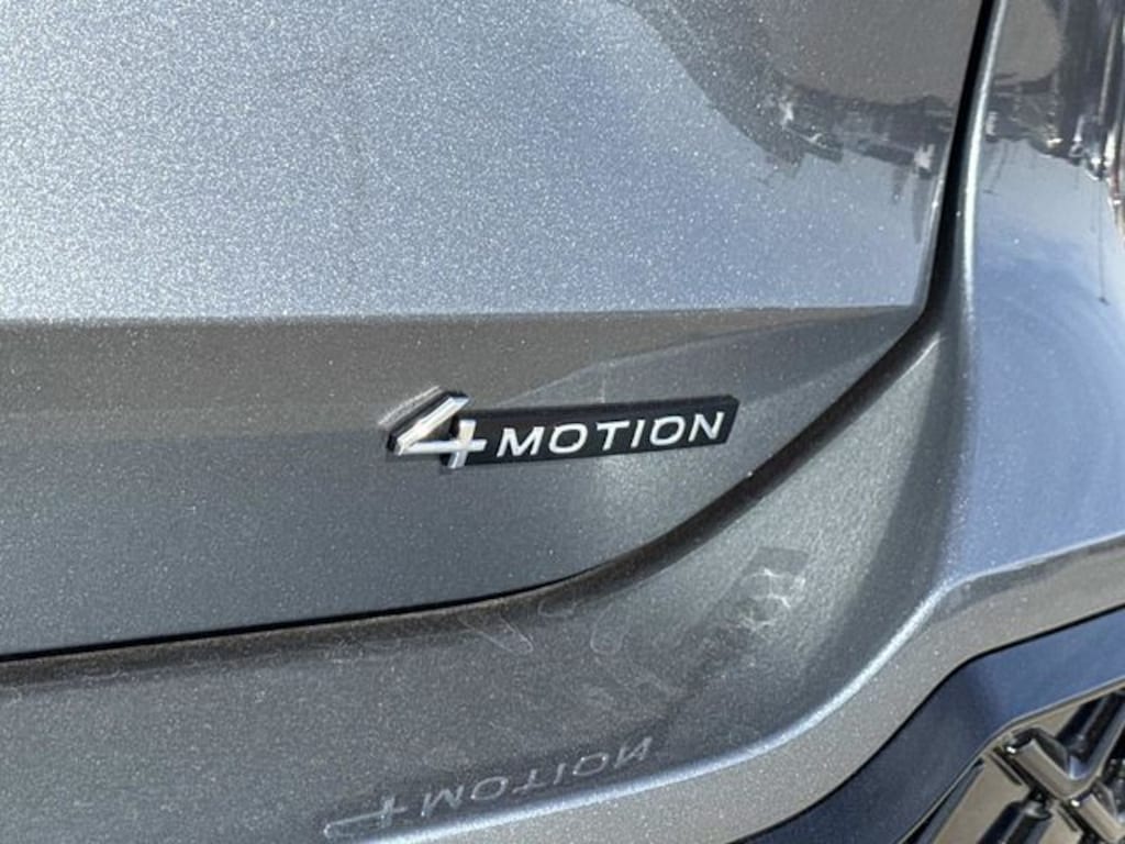 New 2026 Volkswagen Tiguan SE R-Line Black SUV