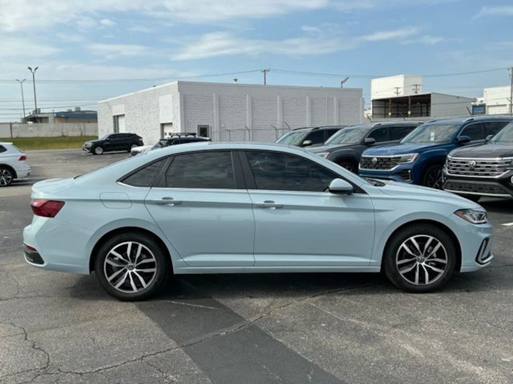 New 2026 Volkswagen Jetta 1.5T SE Sedan