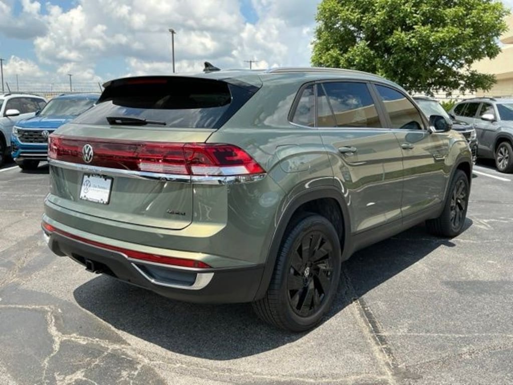 New 2026 Volkswagen Atlas Cross Sport SE w/Technology SUV
