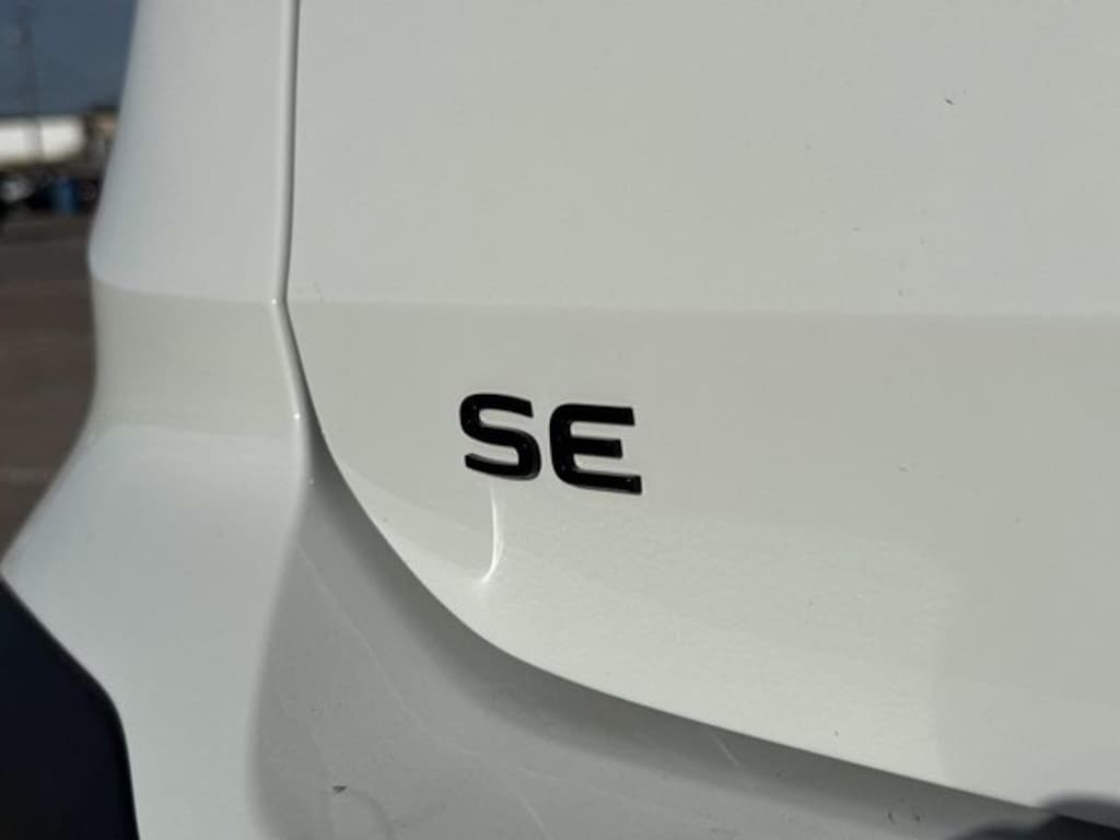 New 2026 Volkswagen Taos 1.5T SE Black SUV
