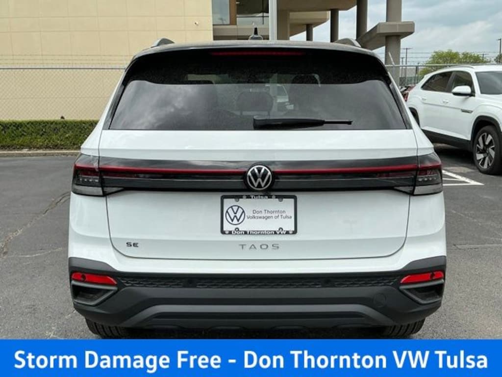 New 2026 Volkswagen Taos 1.5T SE Black SUV
