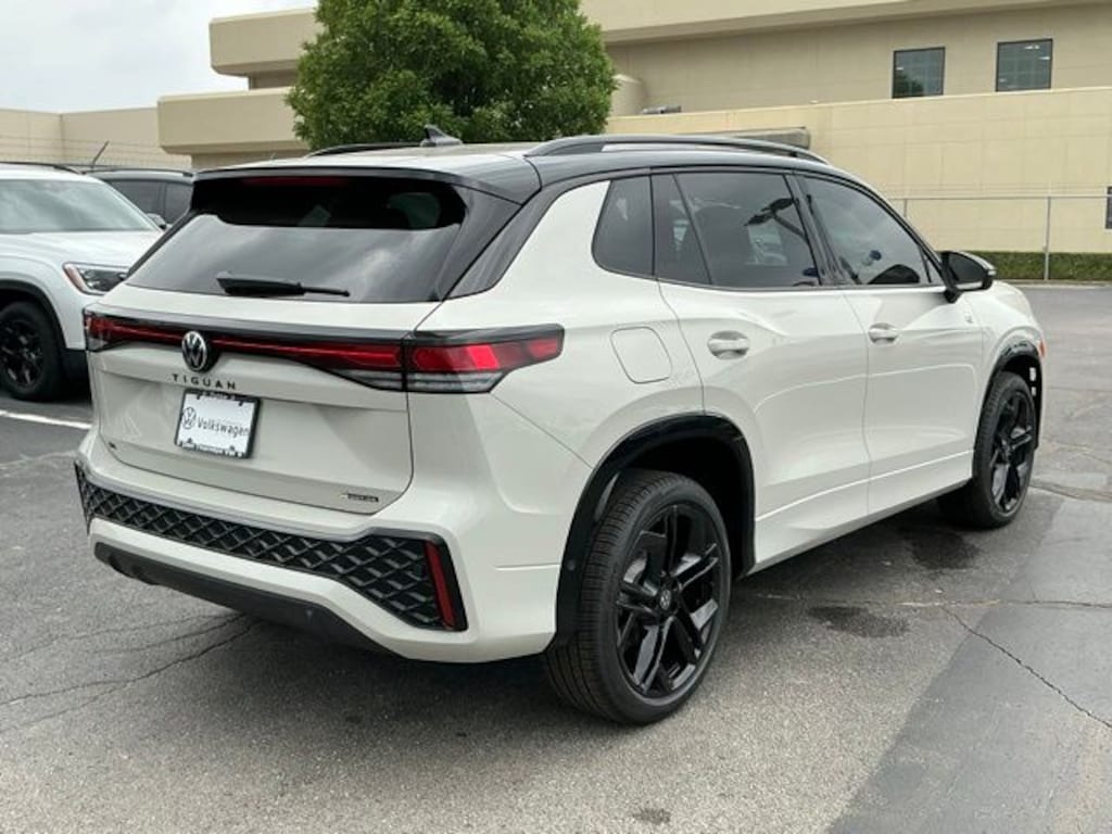 New 2026 Volkswagen Tiguan 2.0T SE R-Line Black SUV