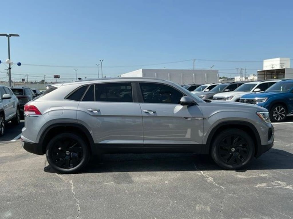 New 2026 Volkswagen Atlas Cross Sport SE w/Technology SUV