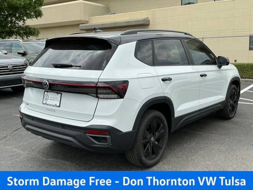 New 2026 Volkswagen Taos 1.5T SE Black SUV