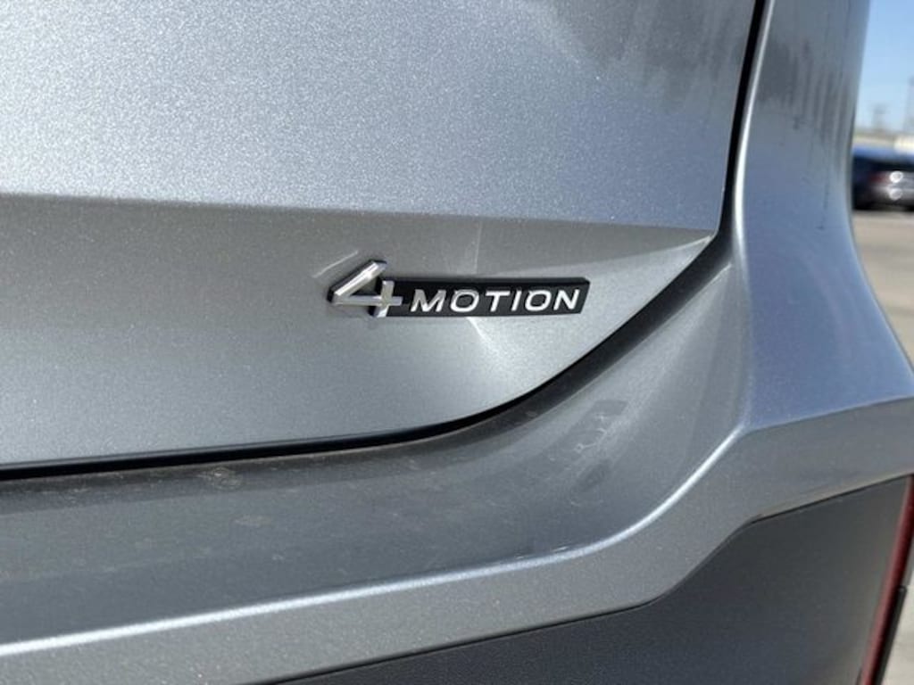 New 2026 Volkswagen Tiguan SE SUV