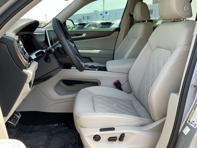 2025 Volkswagen Atlas SEL Premium R-Line - Photo 16