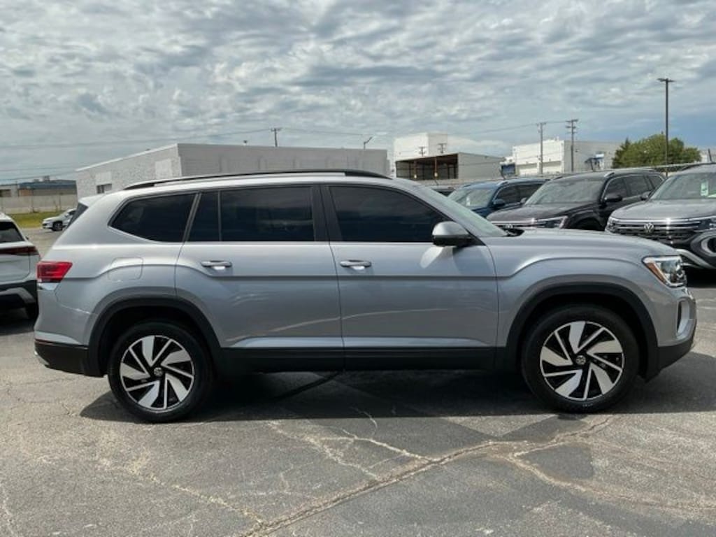 New 2026 Volkswagen Atlas SE w/Technology SUV