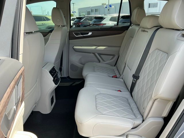 2025 Volkswagen Atlas SEL Premium R-Line - Photo 19