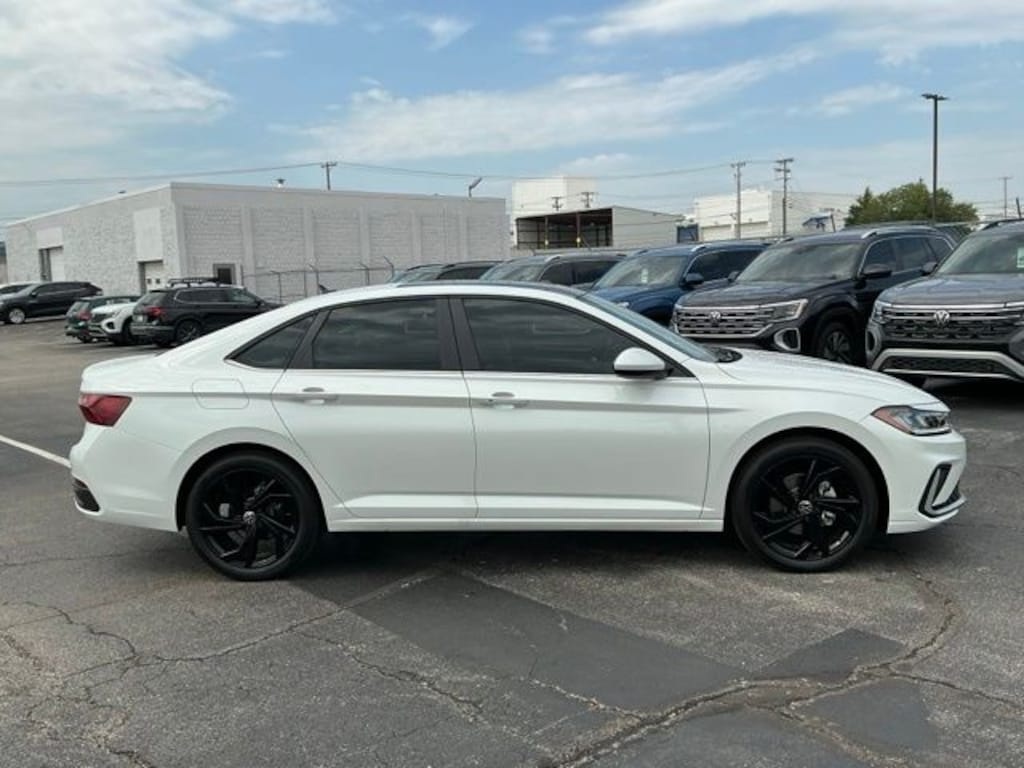 New 2026 Volkswagen Jetta 1.5T SE Sedan