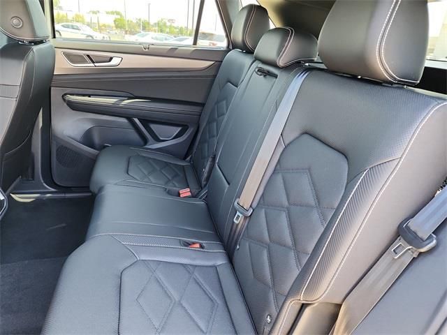 2026 Volkswagen Atlas Cross Sport SE w/Tech - Photo 16