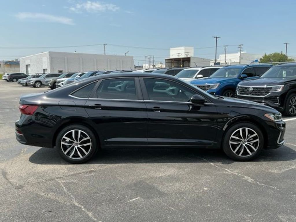 New 2026 Volkswagen Jetta 1.5T SE Sedan