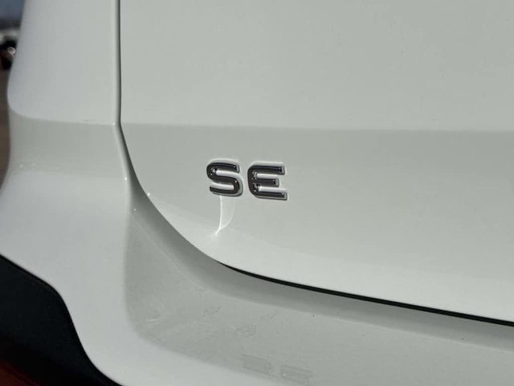 New 2026 Volkswagen Taos 1.5T SE SUV