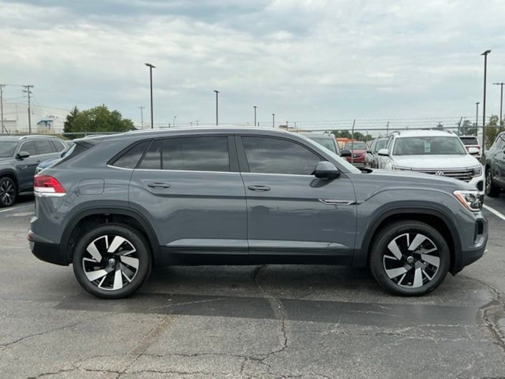 New 2026 Volkswagen Atlas Cross Sport SE w/Technology SUV