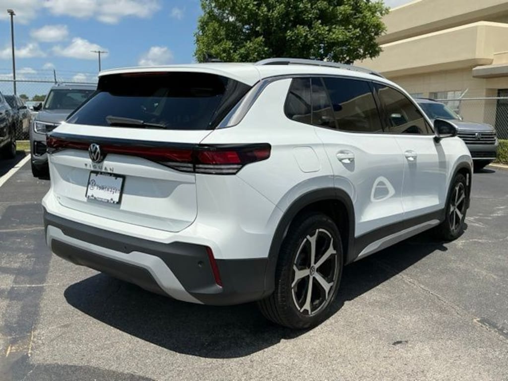 New 2026 Volkswagen Tiguan SE SUV