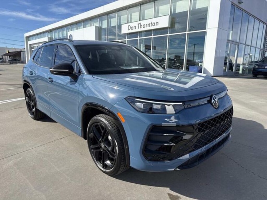 New 2026 Volkswagen Tiguan 2.0T SE R-Line Black SUV