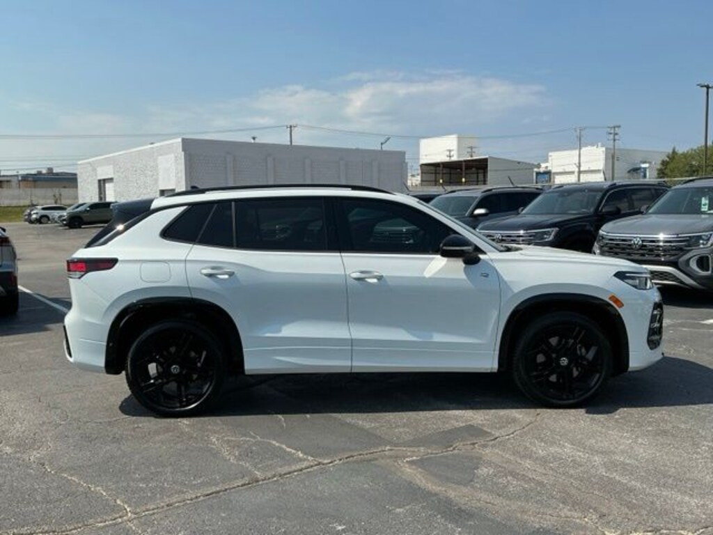 Certified 2025 Volkswagen Tiguan 2.0T SE R-Line Black SUV