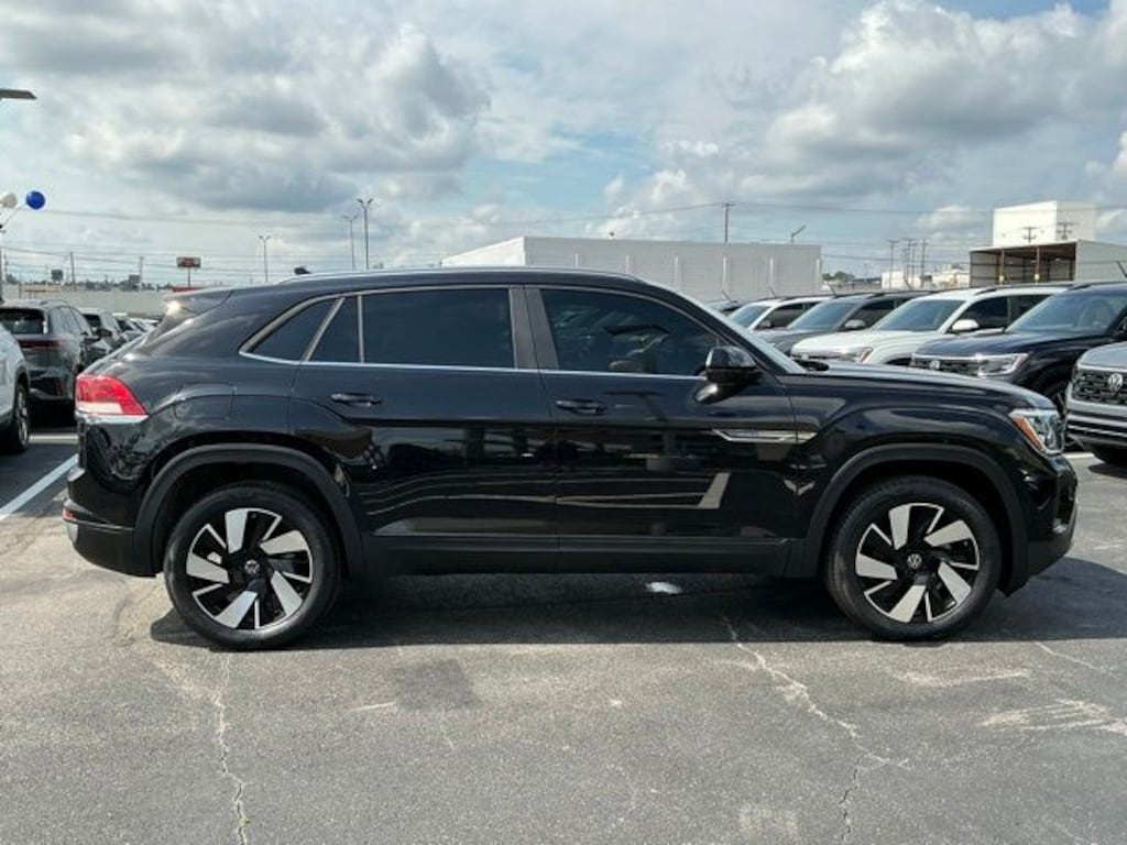 New 2026 Volkswagen Atlas Cross Sport SE w/Technology SUV
