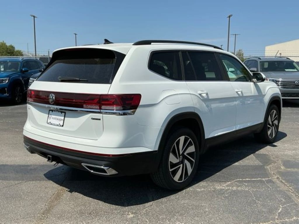 Used 2024 Volkswagen Atlas 2.0T SE w/Technology SUV