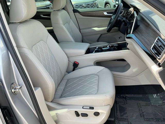 2025 Volkswagen Atlas SEL Premium R-Line - Photo 25